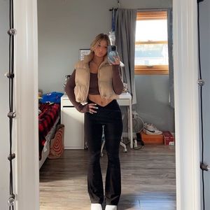 Meet your Posher, Sera